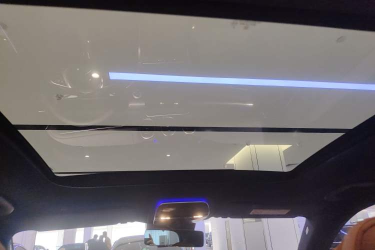 Used Mercedes-Benz GLC 2025 Refresh GLC 260 L 4MATIC Dynamic Edition Headliner