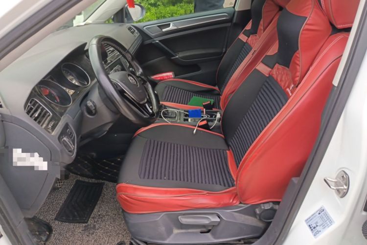 Used Volkswagen Golf 2017 1.6L Automatic Comfort Million-Vehicle Anniversary Edition Left Front Seat