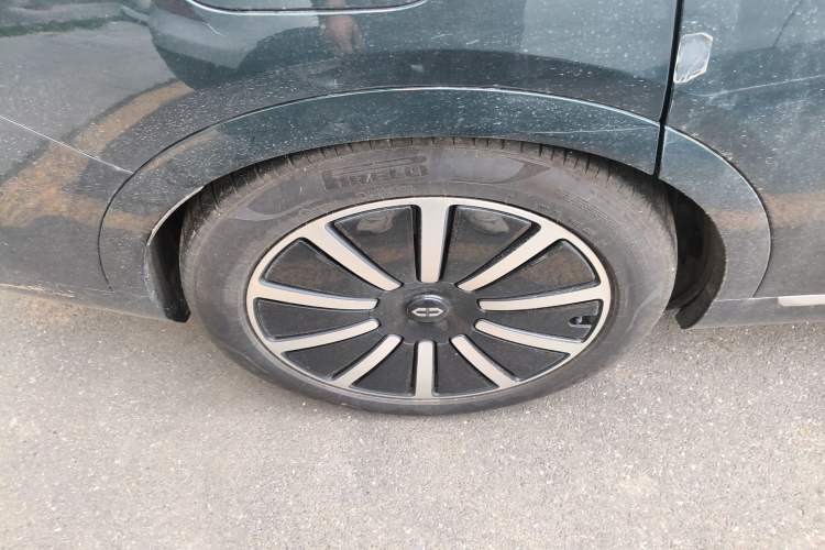 Used Hima AITO M9 2025 Extended-Range Ultra Version 52 kWh 6-Seater
