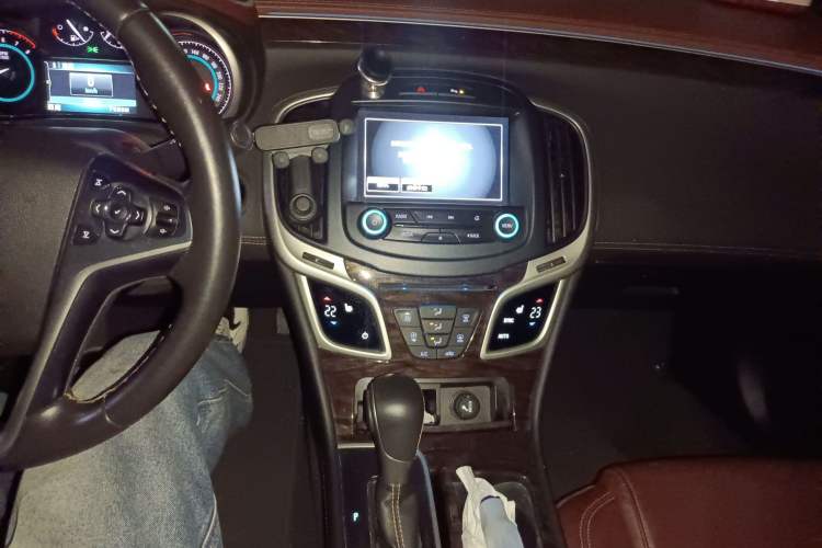 Used Buick LaCrosse 2013 2.4L SIDI Elite Comfort Version Audio And AC Panel