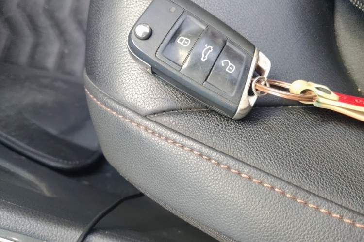 Used Volkswagen Golf Sportsvan 2018 230TSI Automatic Luxury Model Vehicle Key