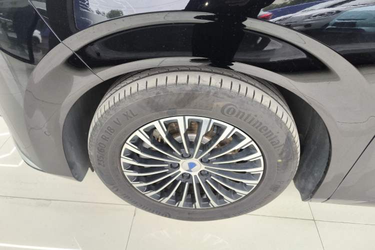 Used Denza D9 2024 DM-i 980 Four-Wheel Drive Flagship Model