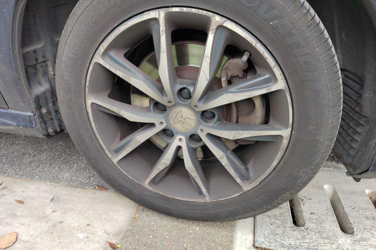 Used BYD Song MAX 2018 1.5T Automatic Smart Connect Elite Model with 6 Seats Right Front Wheel Hub