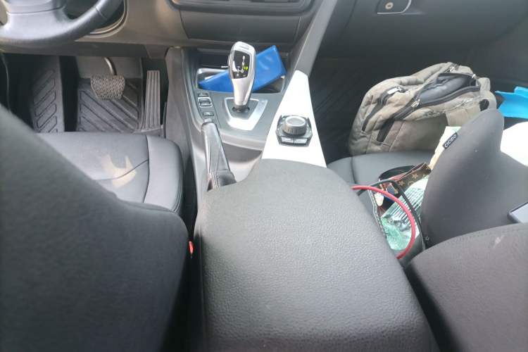 Used BMW 3 Series 2015 316Li Fashion Model
