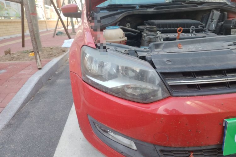 Used Volkswagen Polo 2013 1.4L Automatic Comfort Edition Right Front Headlight