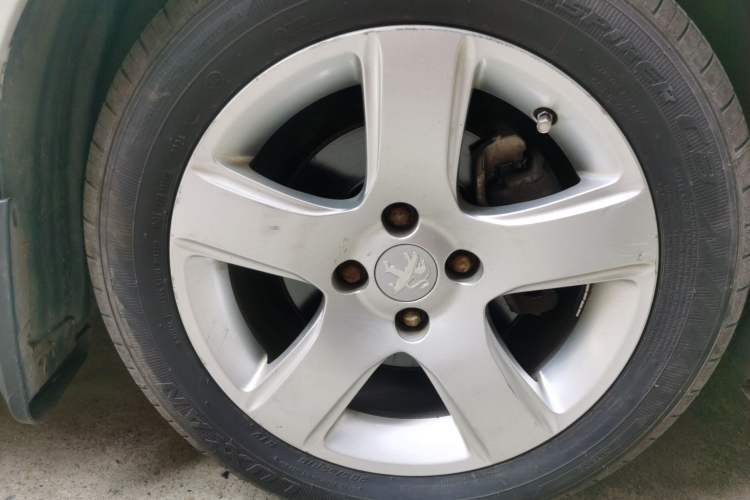 Used Peugeot 308 2014 Enjoy Edition Classic 1.6L Automatic Premium Model Right Front Wheel Hub