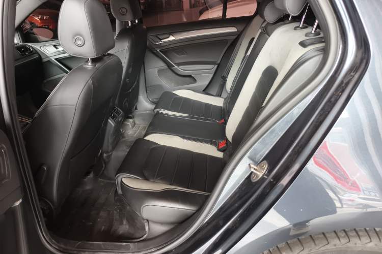 Used Volkswagen Golf 2018 280TSI Automatic R-Line Model Left Rear Seat