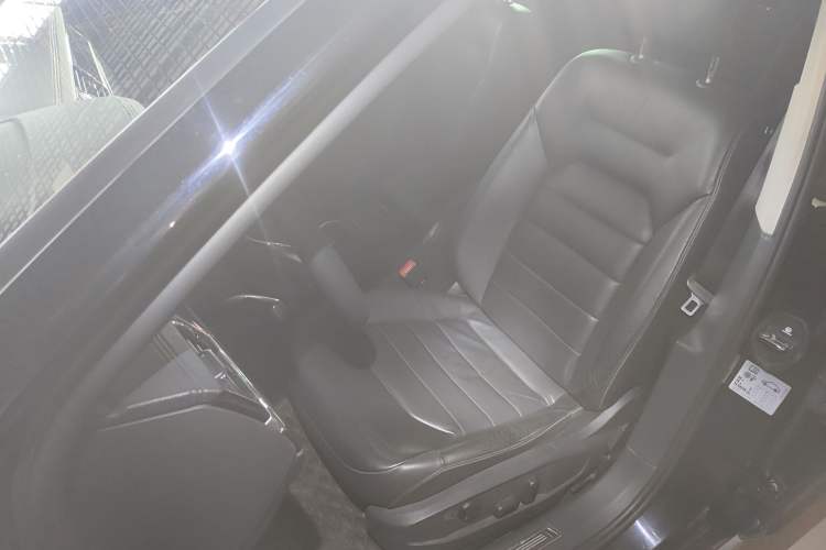 Used Volkswagen Phideon 2018 Revised Version 380TSI Two-Wheel Drive Business Edition
