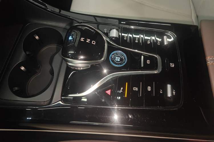 Used BYD Qin PLUS 2024 HONOR Edition DM-i 55KM Leading Model
