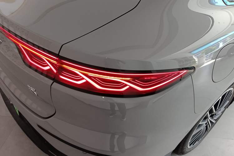 Used BYD Han 2025 EV with 701 km of Laser Radar-Enabled Intelligent Driving