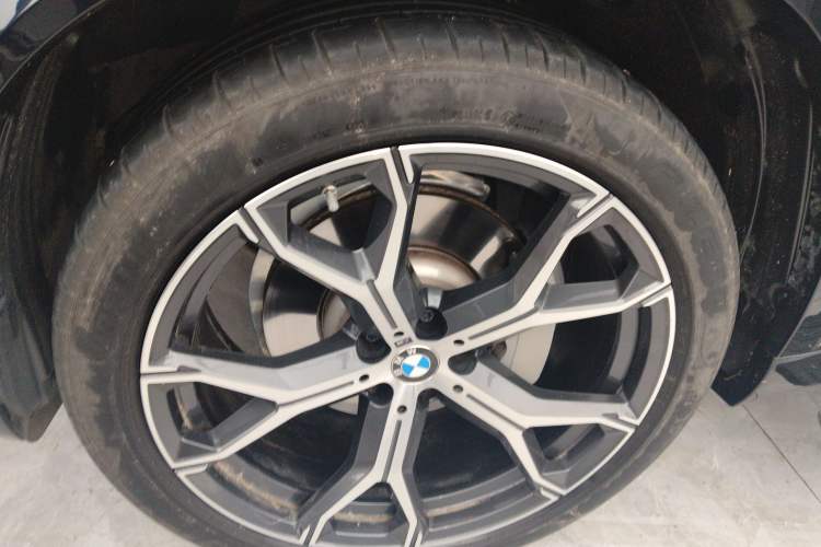 Used BMW X5 2023 xDrive 30Li Luxury M Sport Package
