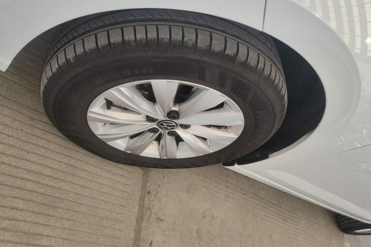 Used Volkswagen Lavida 2023 New Sharp 1.5L Automatic Excellent New Edition
