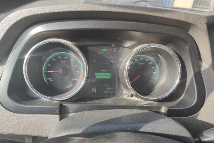 Used Dongfeng Yufeng EM26 2023 Standard Edition 41.472 kWh Henan Lithium Power Instrument Cluster