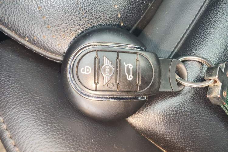 Used MINI Countryman 2018 1.5T COOPER ALL4 Artist Vehicle Key