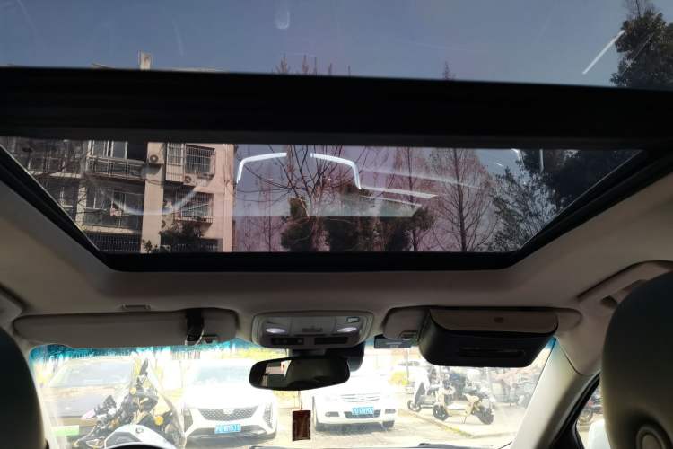 Used Cadillac XTS 2013 28T Luxury Model
