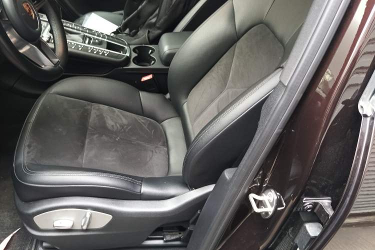 Used Porsche Macan 2018 Macan 2.0T Left Front Seat