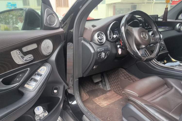 Used Mercedes-Benz GLC 2017 GLC 300 4MATIC Sport Edition Driver Seat