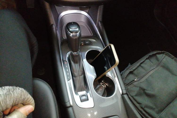 Used Chevrolet Malibu XL 2018 530T Automatic RuiChi Edition Gear Lever