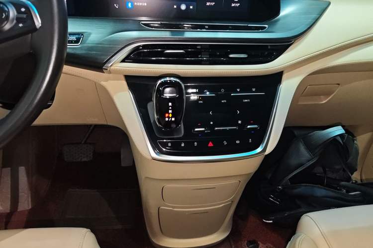 Used Buick GL8 2023 ES Lu Zun Flagship Model
