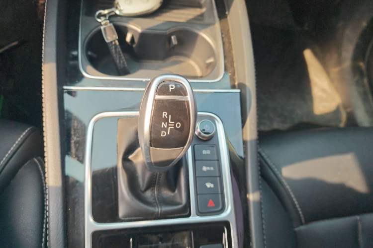 Used BYD Song MAX 2019 1.5T Automatic Smart Connect Ruiyi Model 7 Seats China V Emission Standard Gear Lever