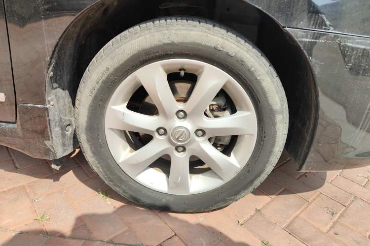 Used Nissan Sylphy 2009 1.6 XL Manual Luxury Sunroof Edition Right Front Wheel Hub