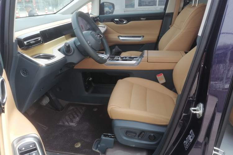 Used GAC Trumpchi E8 New Energy 2024 150km MAX Left Front Seat