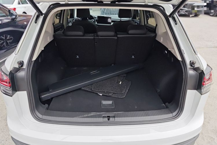 Used Volkswagen Tayron 2024 300TSI Two-Wheel-Drive Luxury Plus Advanced Version Trunk