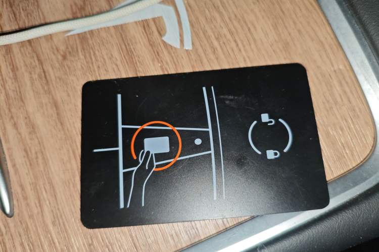 Used Tesla Model Y 2021 Standard Range Rear-Wheel Drive Version Vehicle Key