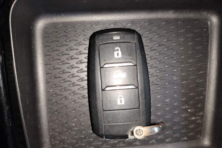 Used Land X2 2017 1.6L Manual Sharp Edition
