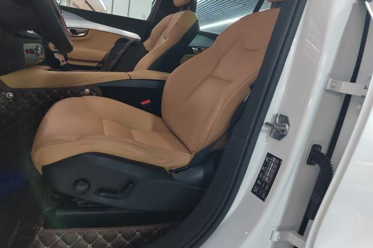 Used Volvo XC90 2018 T6 Zhiyi Edition 7-Seater
