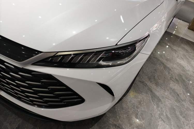 Used BYD Qin PLUS 2025 DM-i Smart Drive 55KM Leading Model