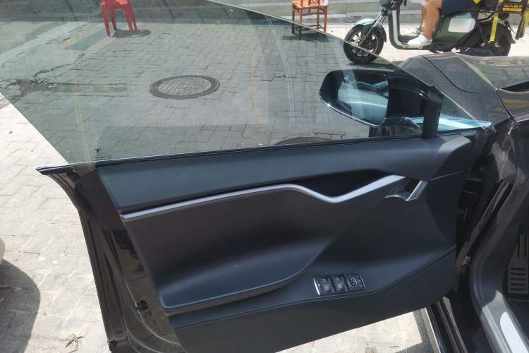 Used Tesla Model S 2019 Long-Range Version
