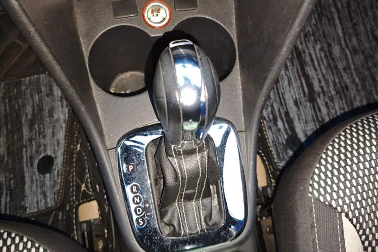 Used Volkswagen Polo 2012 1.6L Cross Polo Automatic Transmission Gear Lever