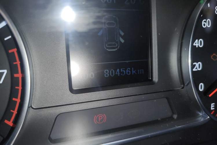 Used Land X7 2015 2.0T Panoramic Flagship Edition Odometer Close Up