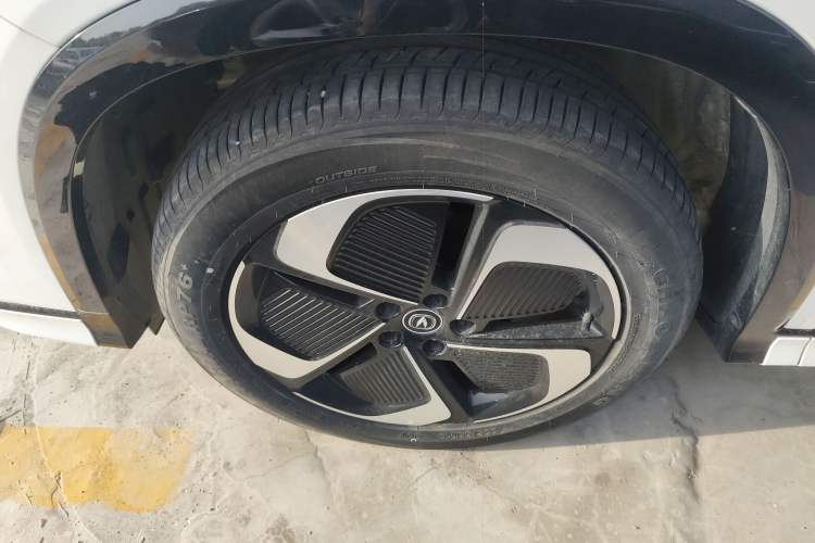 Used CHANGAN CS75 PLUS iDD 2023 ZhiDian iDD Smart Leading Model Left Front Wheel Hub