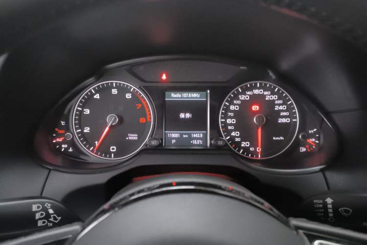 Used Audi Q5 2018 Collector's Edition 40 TFSI Technology Model