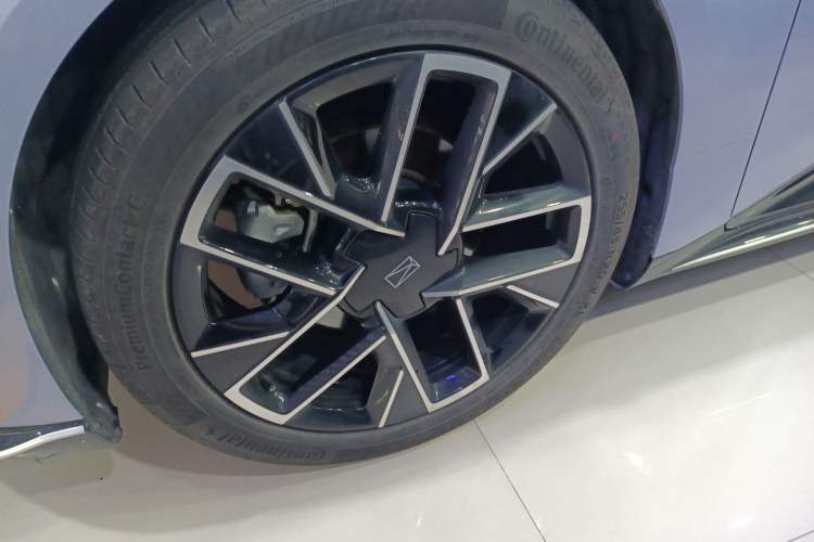 Used Avatr 06 2025 Pro Range-Extended Edition Left Front Wheel Hub