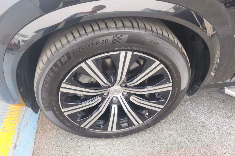 Used Volvo XC90 2024 B6 Zhiya Luxury 7-Seater
