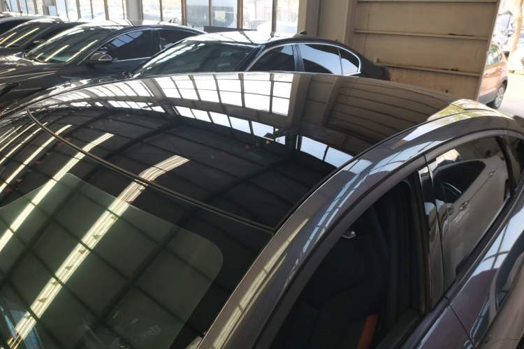 Used CHANGAN UNI-V 2023 1.5T Prestige Model Roof