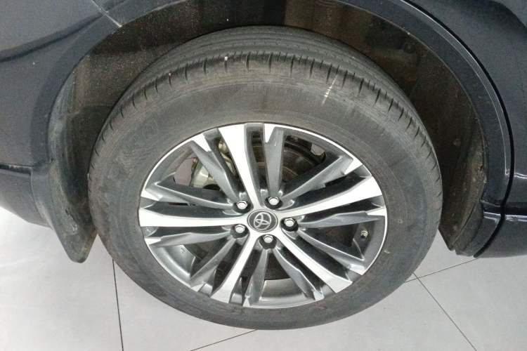 Used Toyota Venza 2023 2.0L CVT Two-Wheel Drive Luxury Edition
