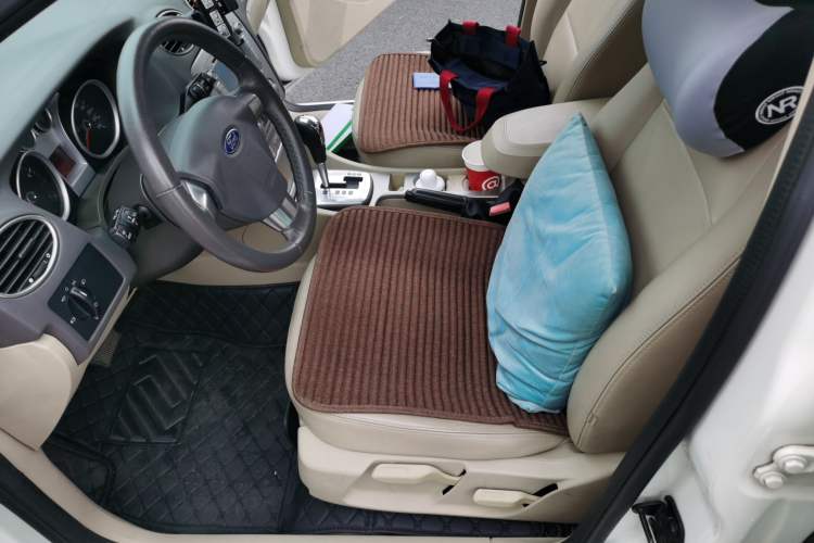 Used Ford Focus 2013 Hatchback Classic 1.8L Automatic Fashion Edition Left Front Seat