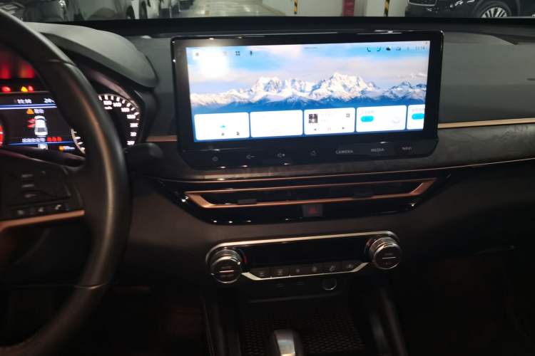 Used Nissan Teana 2024 2.0L SV Black Gold Edition
