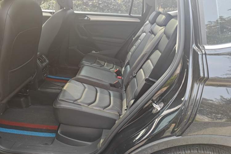 Used Volkswagen Tiguan L 2019 330TSI Automatic Two-Wheel Drive Smart Luxury Version China V Emission Standard
