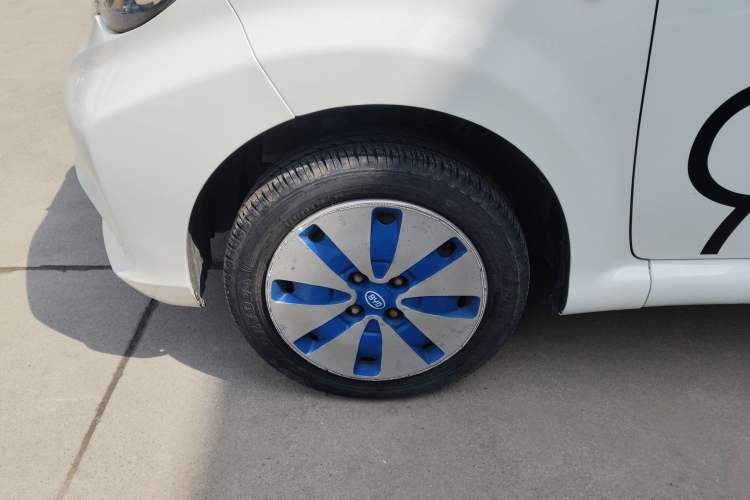 Used BYD F0 2015 1.0L XuanKu Model Left Front Wheel Hub