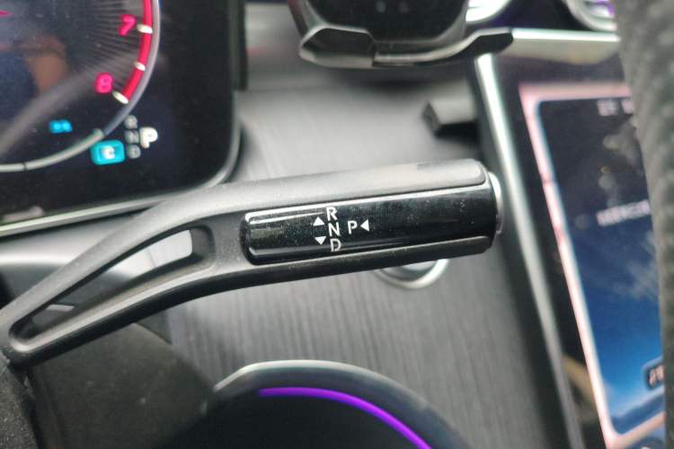 Used Mercedes-Benz C-Class 2023 C 260 L Bright Night Sports Edition Gear Lever