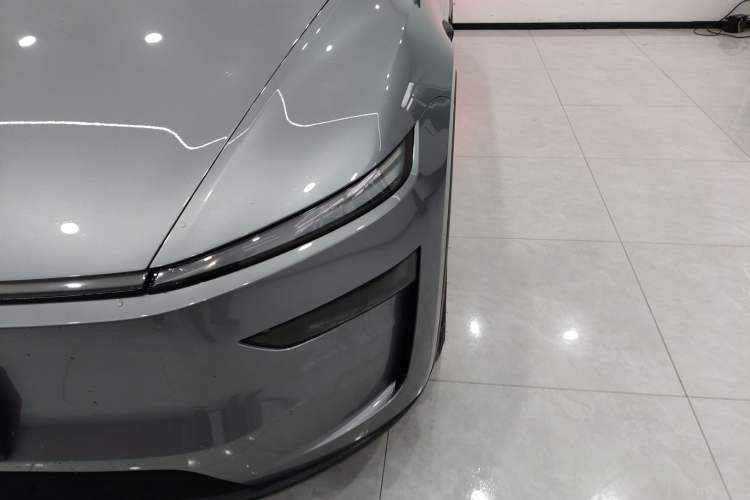 Used Tesla Model Y 2025 Rear-Wheel-Drive Version
