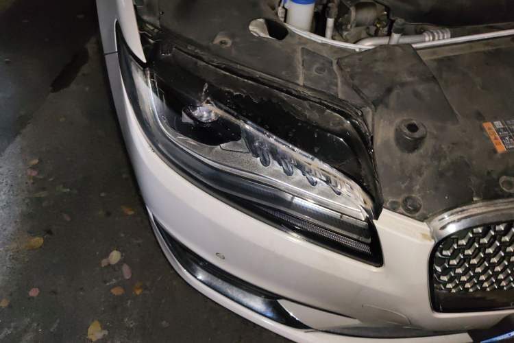 Used Lincoln MKZ 2017 2.0T Luxury Edition Right Front Headlight