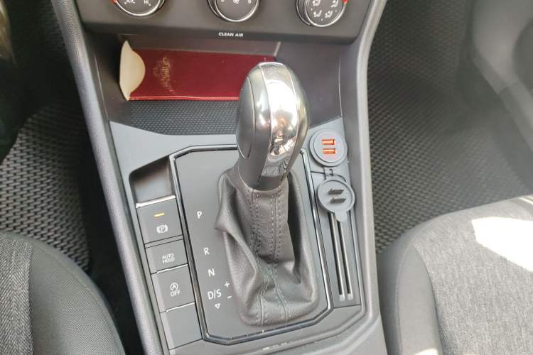 Used Volkswagen Lavida 2022 1.5L Automatic Fashion Edition Gear Lever