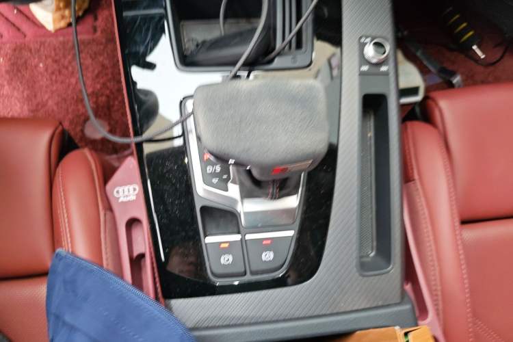 Used Audi Q5L 2024 45 TFSI Luxury Dynamic Model Gear Lever