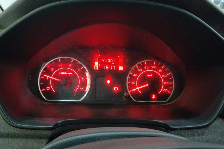 Used Wuling Hongguang V 2022 1.5L Jingqu Version Hydraulic Power Steering LAR